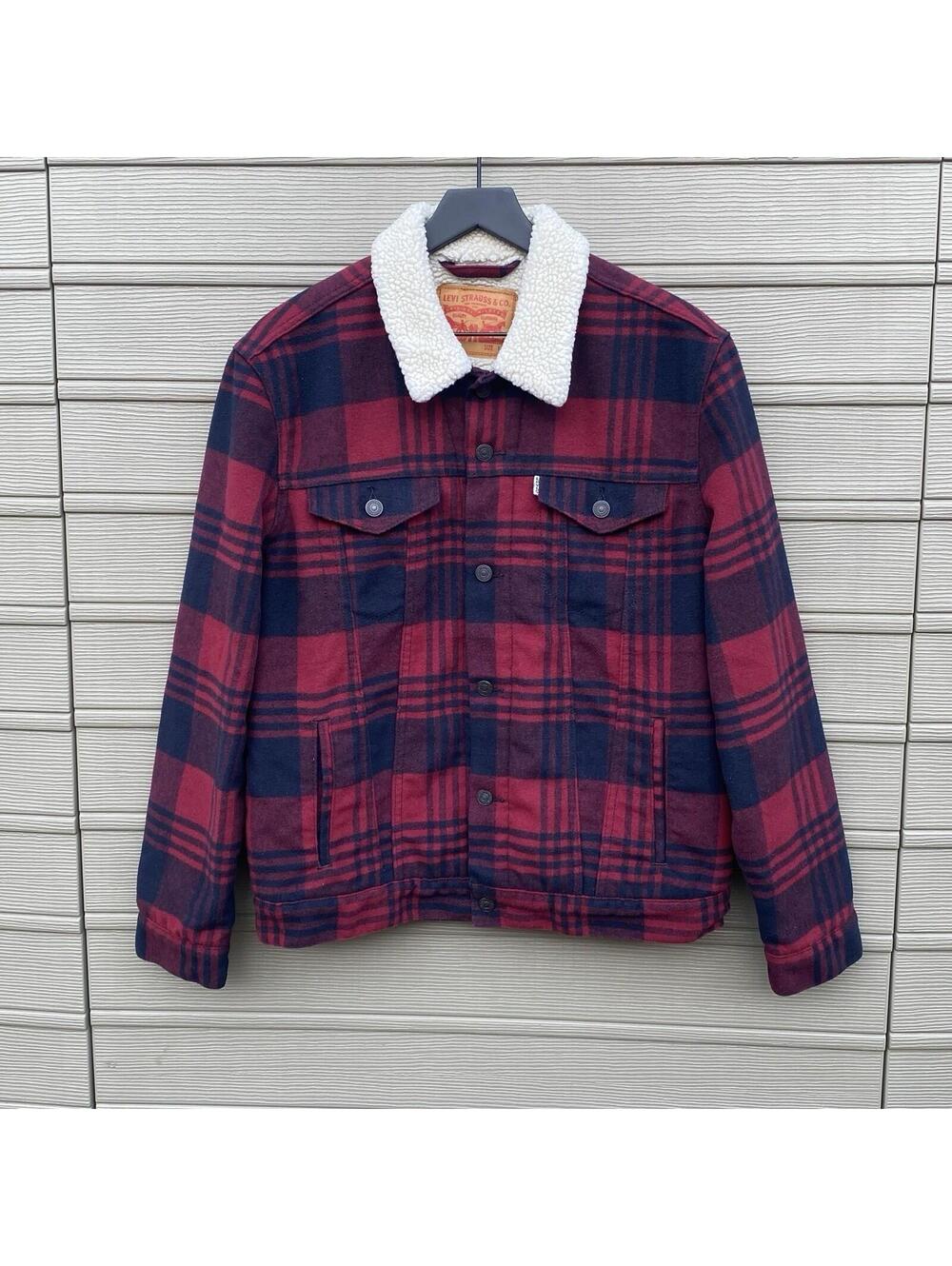 Levi's Men's Size L Sherpa Trucker Jacket Red and Black Plaid Lumberjack Fleece